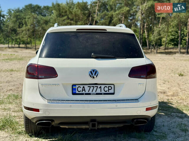 Білий Фольксваген Туарег, об'ємом двигуна 2.97 л та пробігом 298 тис. км за 19000 $, фото 6 на Automoto.ua