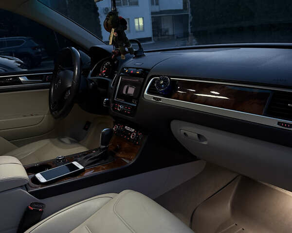 Белый Фольксваген Туарег, объемом двигателя 3.6 л и пробегом 296 тыс. км за 12900 $, фото 33 на Automoto.ua