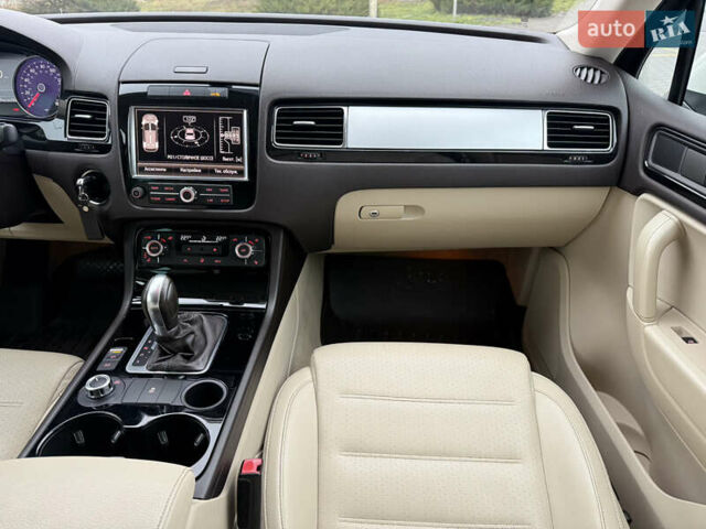 Белый Фольксваген Туарег, объемом двигателя 2.97 л и пробегом 189 тыс. км за 17450 $, фото 24 на Automoto.ua