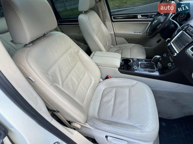 Белый Фольксваген Туарег, объемом двигателя 3.6 л и пробегом 181 тыс. км за 17770 $, фото 20 на Automoto.ua