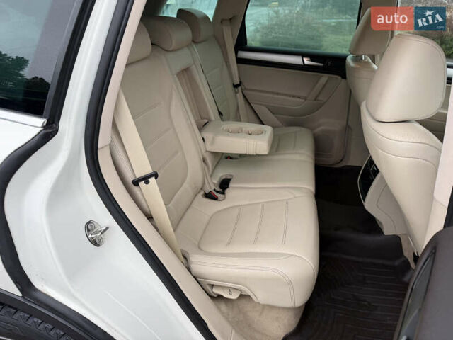 Белый Фольксваген Туарег, объемом двигателя 2.97 л и пробегом 189 тыс. км за 17450 $, фото 42 на Automoto.ua