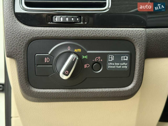 Белый Фольксваген Туарег, объемом двигателя 2.97 л и пробегом 189 тыс. км за 17450 $, фото 32 на Automoto.ua