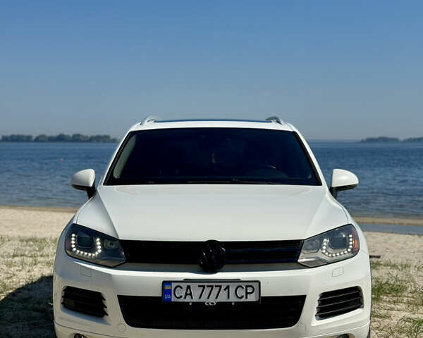 Білий Фольксваген Туарег, об'ємом двигуна 2.97 л та пробігом 298 тис. км за 19000 $, фото 15 на Automoto.ua