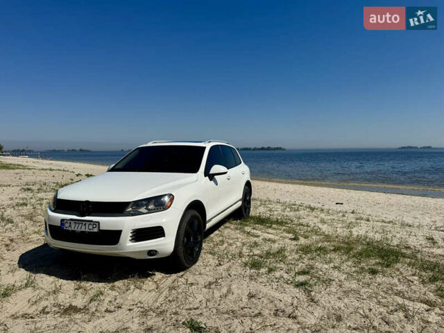 Білий Фольксваген Туарег, об'ємом двигуна 2.97 л та пробігом 298 тис. км за 19000 $, фото 13 на Automoto.ua