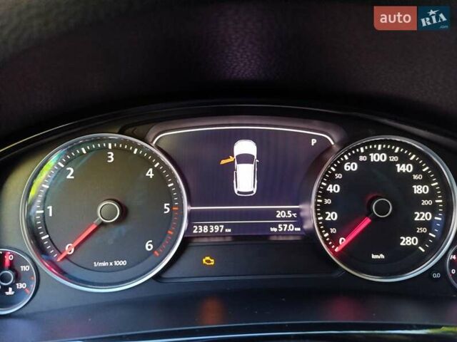 Белый Фольксваген Туарег, объемом двигателя 2.97 л и пробегом 250 тыс. км за 19000 $, фото 37 на Automoto.ua