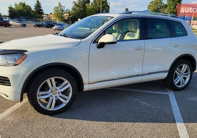 Белый Фольксваген Туарег, объемом двигателя 2.97 л и пробегом 320 тыс. км за 15400 $, фото 14 на Automoto.ua