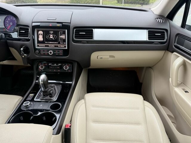 Белый Фольксваген Туарег, объемом двигателя 3 л и пробегом 189 тыс. км за 17450 $, фото 11 на Automoto.ua