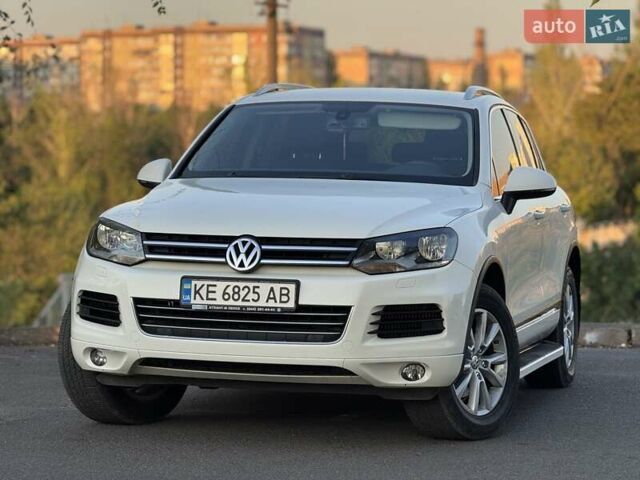 Білий Фольксваген Туарег, об'ємом двигуна 3 л та пробігом 200 тис. км за 18000 $, фото 7 на Automoto.ua