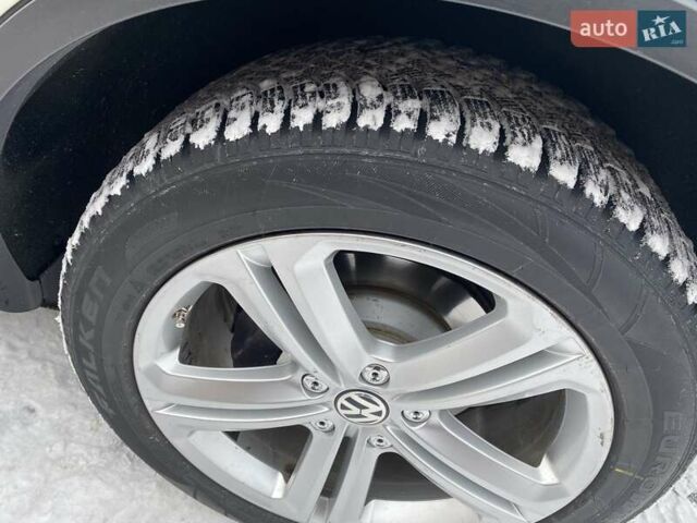 Белый Фольксваген Туарег, объемом двигателя 3 л и пробегом 290 тыс. км за 17999 $, фото 8 на Automoto.ua