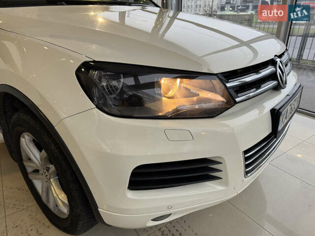 Белый Фольксваген Туарег, объемом двигателя 3.6 л и пробегом 280 тыс. км за 14500 $, фото 8 на Automoto.ua