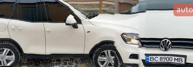 Белый Фольксваген Туарег, объемом двигателя 3 л и пробегом 290 тыс. км за 17999 $, фото 24 на Automoto.ua