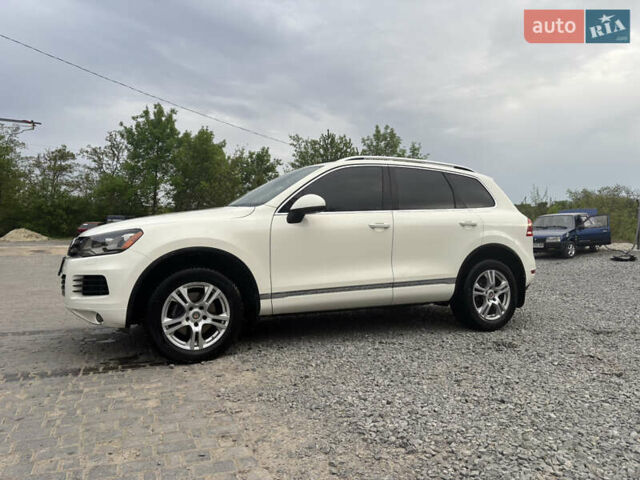 Білий Фольксваген Туарег, об'ємом двигуна 2.97 л та пробігом 296 тис. км за 16800 $, фото 16 на Automoto.ua