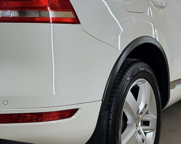 Белый Фольксваген Туарег, объемом двигателя 2.97 л и пробегом 3 тыс. км за 19000 $, фото 6 на Automoto.ua