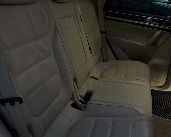 Белый Фольксваген Туарег, объемом двигателя 3.6 л и пробегом 296 тыс. км за 12900 $, фото 38 на Automoto.ua