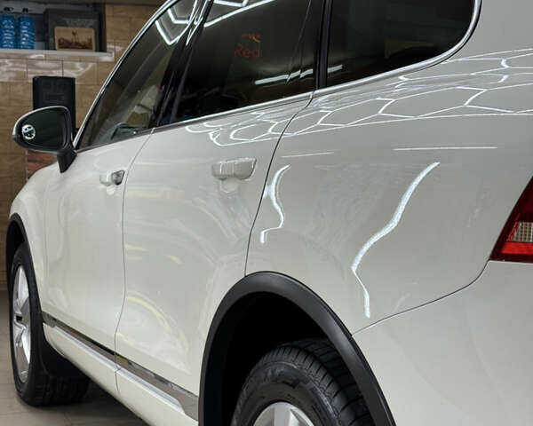 Белый Фольксваген Туарег, объемом двигателя 2.97 л и пробегом 3 тыс. км за 19000 $, фото 5 на Automoto.ua