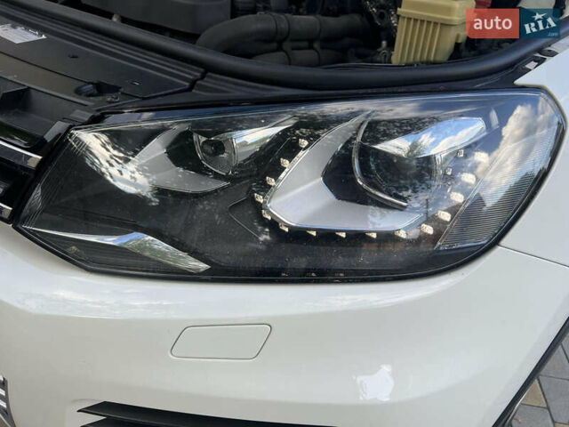 Белый Фольксваген Туарег, объемом двигателя 3.6 л и пробегом 181 тыс. км за 17770 $, фото 7 на Automoto.ua