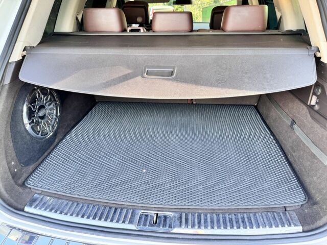 Белый Фольксваген Туарег, объемом двигателя 3 л и пробегом 210 тыс. км за 16000 $, фото 4 на Automoto.ua