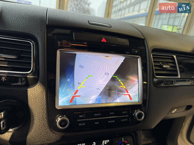 Белый Фольксваген Туарег, объемом двигателя 3.6 л и пробегом 280 тыс. км за 14500 $, фото 15 на Automoto.ua