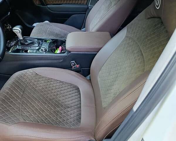 Белый Фольксваген Туарег, объемом двигателя 2.97 л и пробегом 250 тыс. км за 19000 $, фото 44 на Automoto.ua