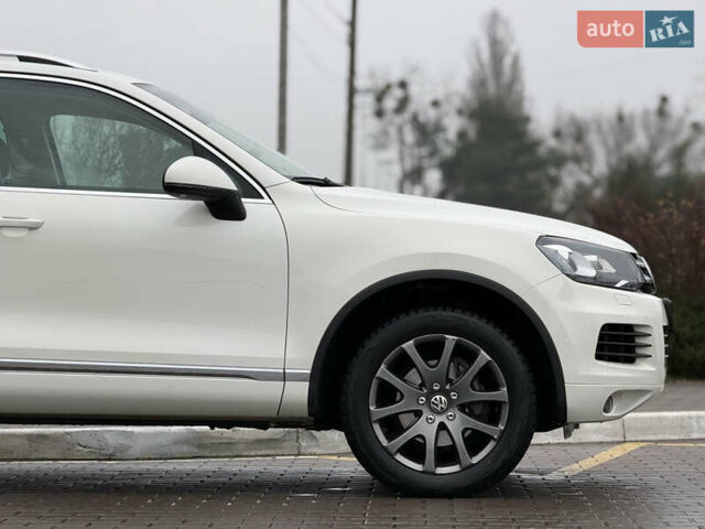 Белый Фольксваген Туарег, объемом двигателя 2.97 л и пробегом 189 тыс. км за 17450 $, фото 11 на Automoto.ua