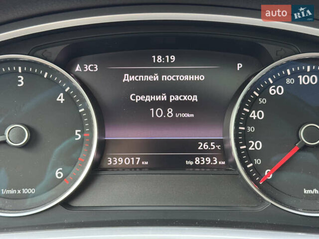 Белый Фольксваген Туарег, объемом двигателя 2.97 л и пробегом 339 тыс. км за 17000 $, фото 28 на Automoto.ua