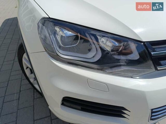 Белый Фольксваген Туарег, объемом двигателя 2.97 л и пробегом 250 тыс. км за 19000 $, фото 13 на Automoto.ua