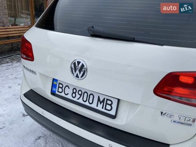 Белый Фольксваген Туарег, объемом двигателя 3 л и пробегом 290 тыс. км за 17999 $, фото 7 на Automoto.ua