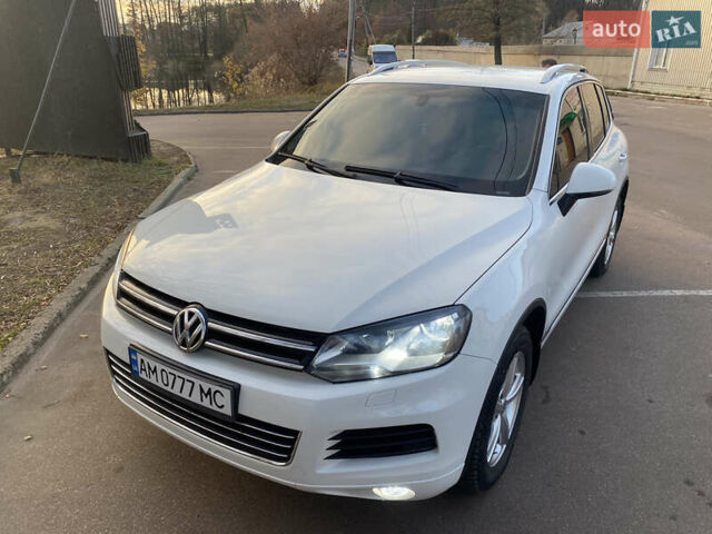 Білий Фольксваген Туарег, об'ємом двигуна 3 л та пробігом 328 тис. км за 16800 $, фото 1 на Automoto.ua
