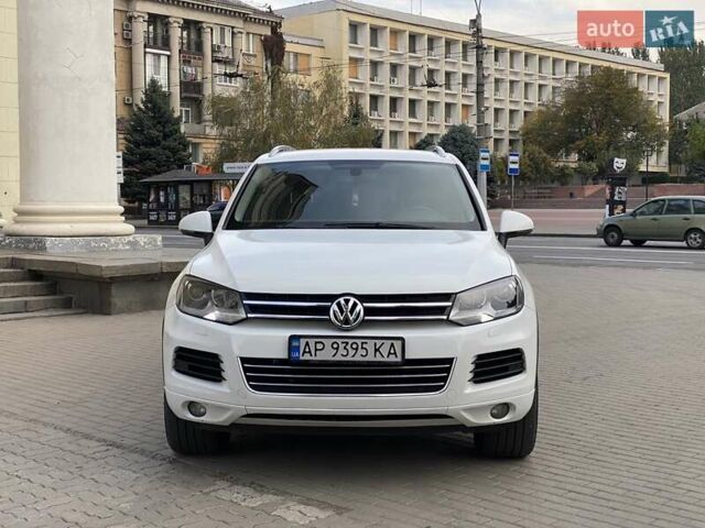 Білий Фольксваген Туарег, об'ємом двигуна 2.97 л та пробігом 230 тис. км за 14800 $, фото 2 на Automoto.ua