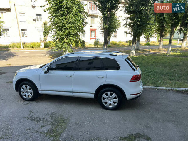 Белый Фольксваген Туарег, объемом двигателя 2.97 л и пробегом 258 тыс. км за 17300 $, фото 23 на Automoto.ua
