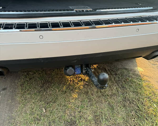 Белый Фольксваген Туарег, объемом двигателя 2.97 л и пробегом 230 тыс. км за 16800 $, фото 16 на Automoto.ua