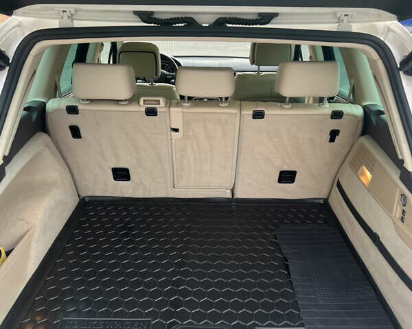 Белый Фольксваген Туарег, объемом двигателя 0 л и пробегом 150 тыс. км за 22500 $, фото 7 на Automoto.ua