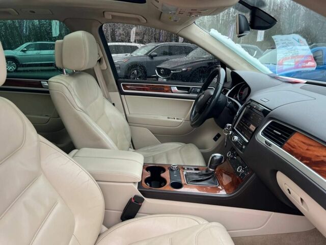 Белый Фольксваген Туарег, объемом двигателя 3 л и пробегом 228 тыс. км за 17500 $, фото 15 на Automoto.ua