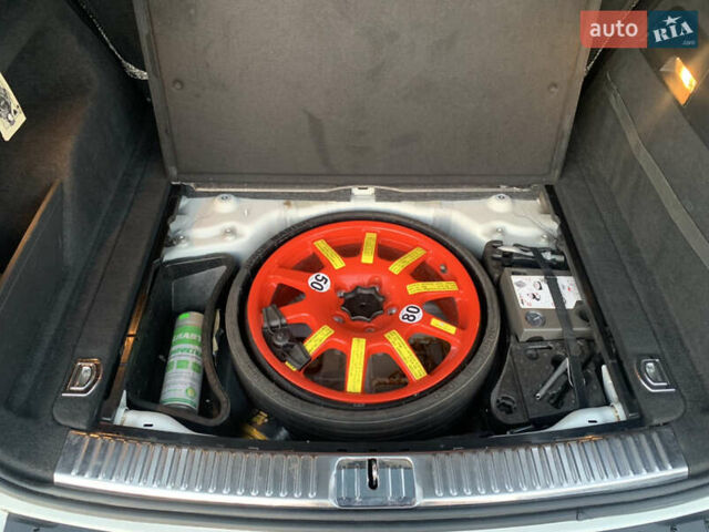 Белый Фольксваген Туарег, объемом двигателя 3 л и пробегом 330 тыс. км за 22000 $, фото 21 на Automoto.ua