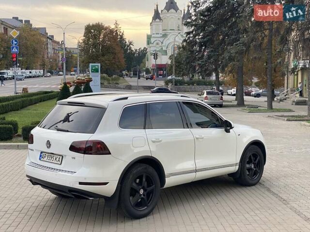 Білий Фольксваген Туарег, об'ємом двигуна 2.97 л та пробігом 230 тис. км за 14800 $, фото 4 на Automoto.ua