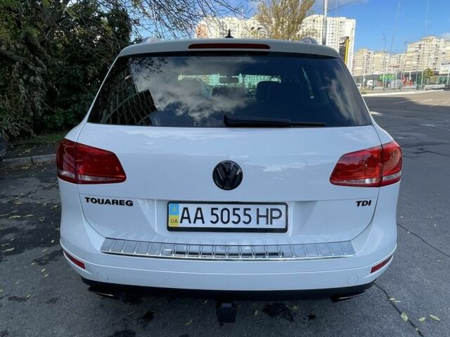 Белый Фольксваген Туарег, объемом двигателя 3 л и пробегом 152 тыс. км за 19500 $, фото 6 на Automoto.ua