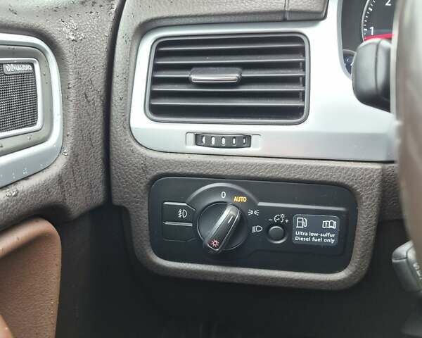 Белый Фольксваген Туарег, объемом двигателя 2.97 л и пробегом 182 тыс. км за 17700 $, фото 18 на Automoto.ua