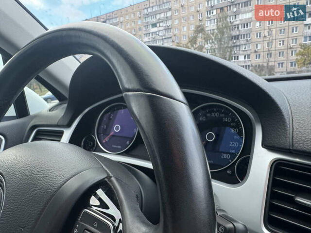 Белый Фольксваген Туарег, объемом двигателя 2.97 л и пробегом 209 тыс. км за 20500 $, фото 17 на Automoto.ua
