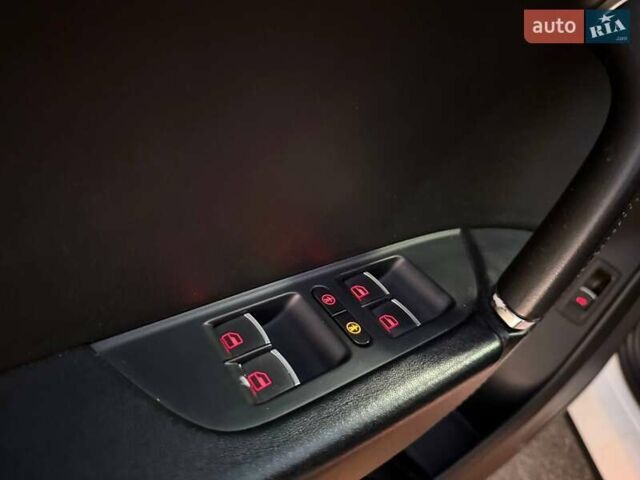 Белый Фольксваген Туарег, объемом двигателя 2.97 л и пробегом 270 тыс. км за 20990 $, фото 19 на Automoto.ua