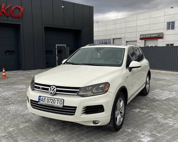 Белый Фольксваген Туарег, объемом двигателя 2.97 л и пробегом 225 тыс. км за 17900 $, фото 8 на Automoto.ua