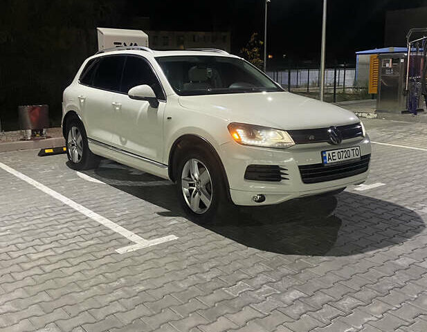 Белый Фольксваген Туарег, объемом двигателя 2.97 л и пробегом 225 тыс. км за 17900 $, фото 14 на Automoto.ua