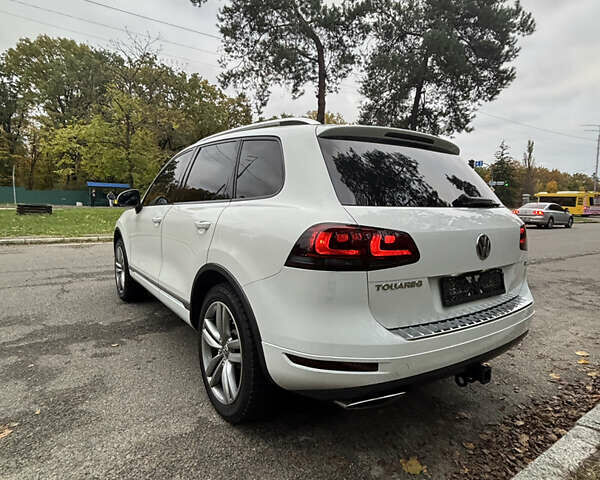 Белый Фольксваген Туарег, объемом двигателя 2.97 л и пробегом 237 тыс. км за 16900 $, фото 11 на Automoto.ua