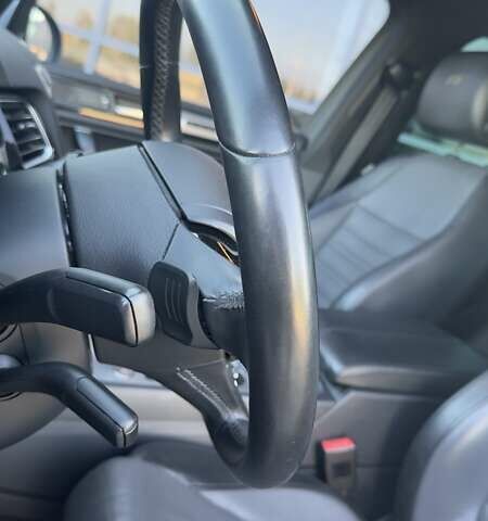 Белый Фольксваген Туарег, объемом двигателя 4.13 л и пробегом 128 тыс. км за 29000 $, фото 14 на Automoto.ua