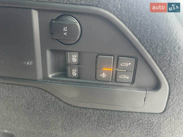 Белый Фольксваген Туарег, объемом двигателя 2.97 л и пробегом 242 тыс. км за 19999 $, фото 47 на Automoto.ua