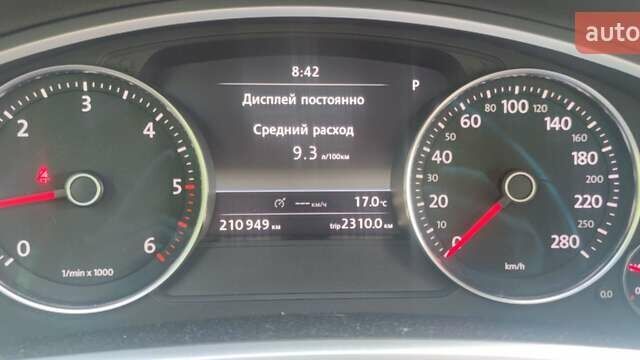 Белый Фольксваген Туарег, объемом двигателя 2.97 л и пробегом 211 тыс. км за 17000 $, фото 1 на Automoto.ua