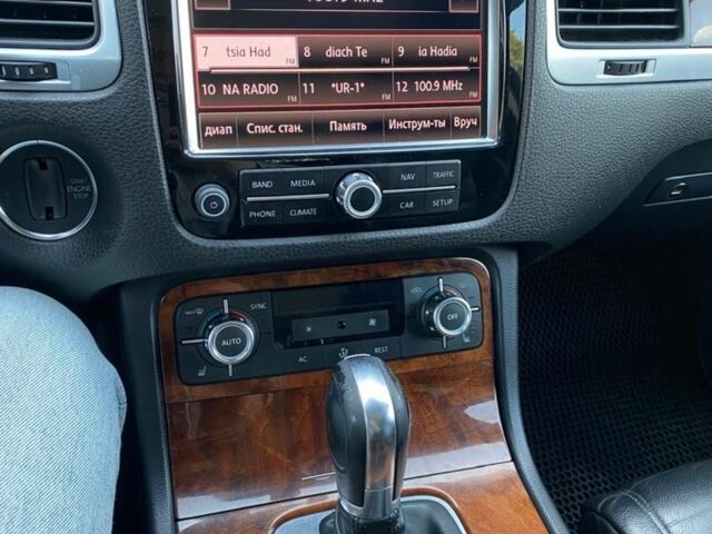 Белый Фольксваген Туарег, объемом двигателя 0 л и пробегом 320 тыс. км за 16500 $, фото 3 на Automoto.ua