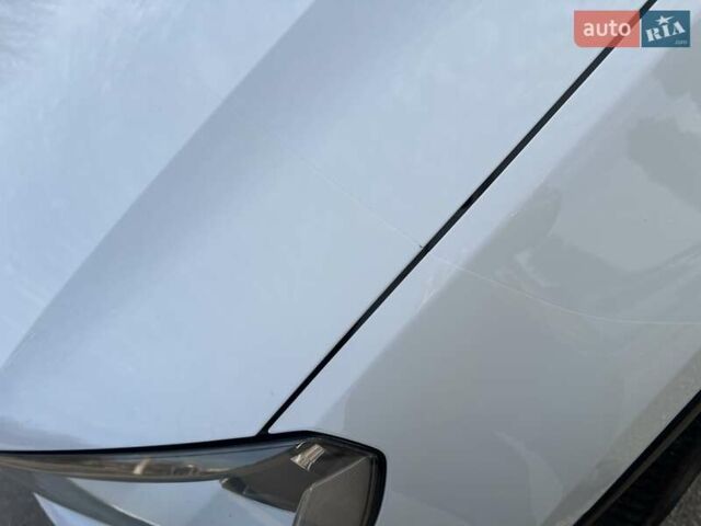 Белый Фольксваген Туарег, объемом двигателя 2.46 л и пробегом 169 тыс. км за 25555 $, фото 5 на Automoto.ua