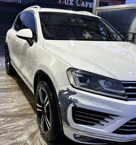 Белый Фольксваген Туарег, объемом двигателя 3 л и пробегом 148 тыс. км за 13000 $, фото 9 на Automoto.ua