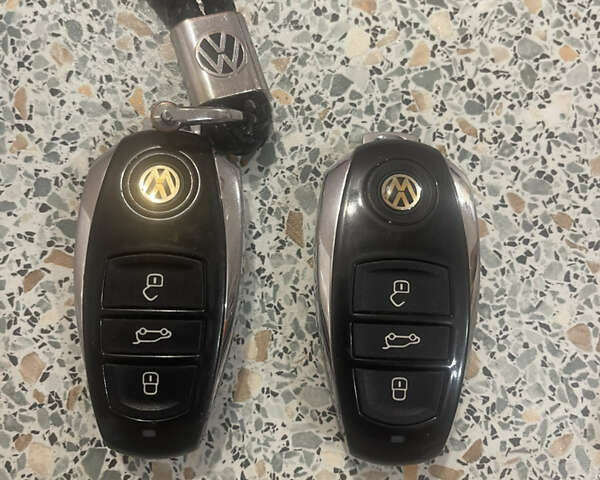 Белый Фольксваген Туарег, объемом двигателя 2.97 л и пробегом 242 тыс. км за 19999 $, фото 11 на Automoto.ua