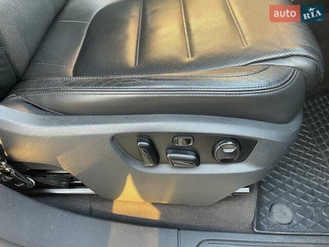 Белый Фольксваген Туарег, объемом двигателя 2.97 л и пробегом 244 тыс. км за 17000 $, фото 20 на Automoto.ua